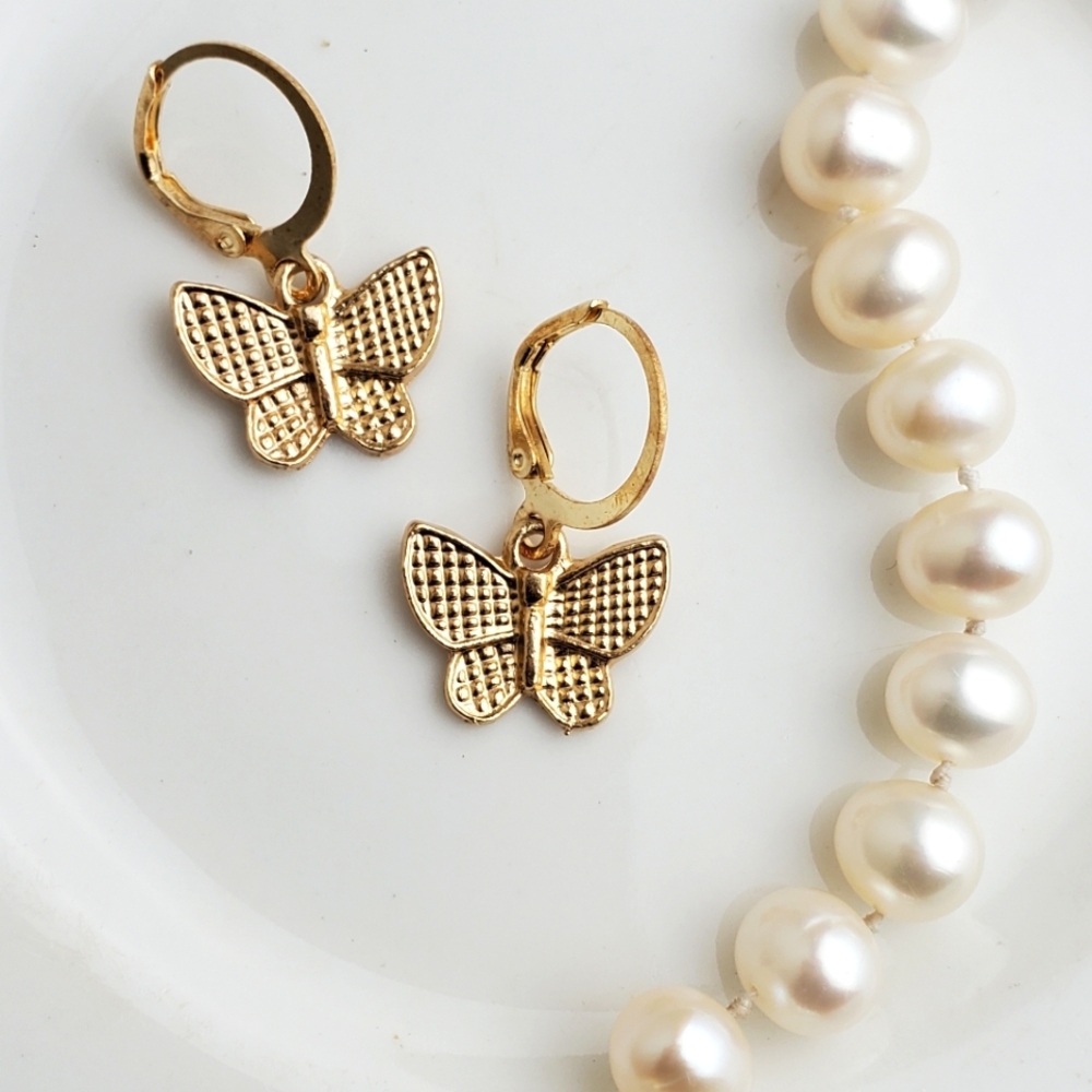 💫5/$25 Gold Butterfly Earrings Stunning
